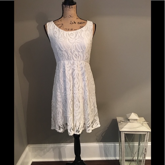 Color Me Red Dresses & Skirts - Beautiful off white lace dress